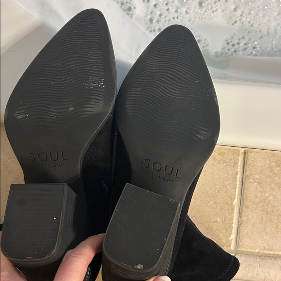 Naturalizer Elegant Black Ankle zip suede 🥾 like new!! - Picture 6 of 6